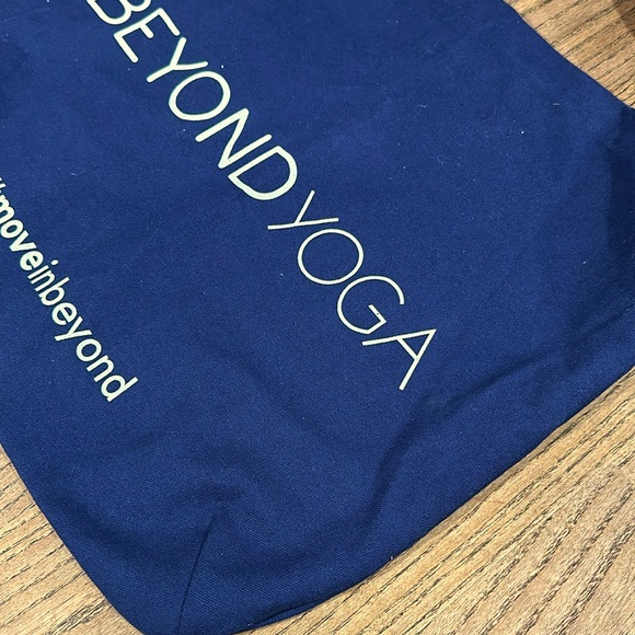 BEYOND YOGA TOTE BAG 18 X 15 in Blue canvas - Picture 2 of 5